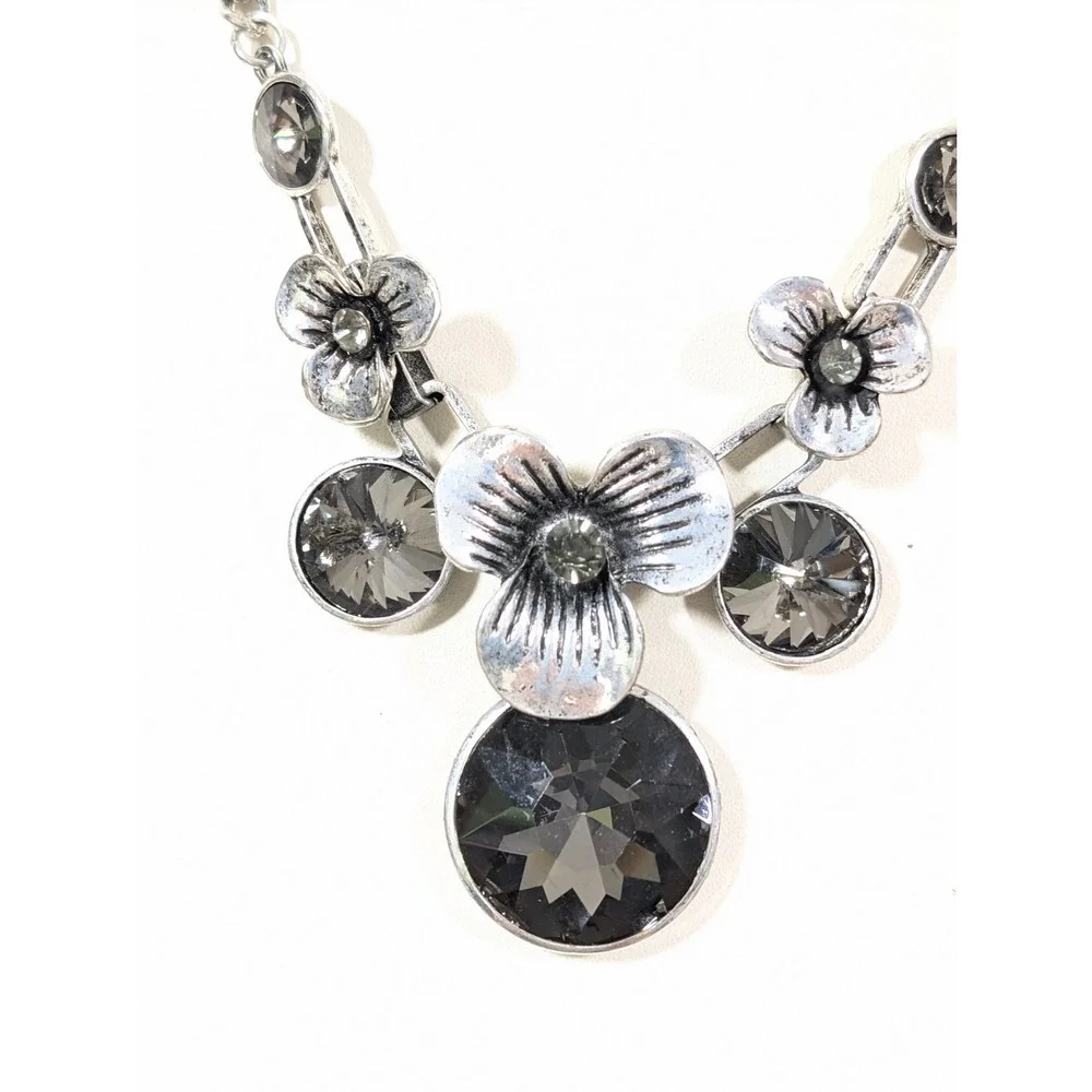 Smokey Gray Crystal Floral Cluster Statement‎ Necklace Silver Tone 22